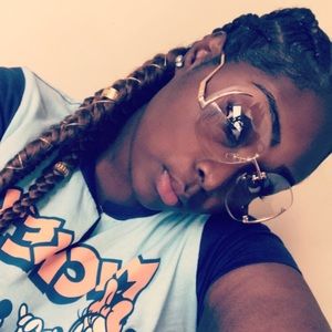 Meet your Posher, Alexus